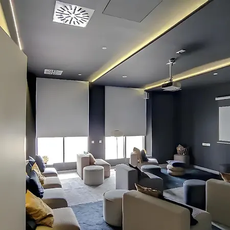 Urban Sky Serviced By P&o 26h