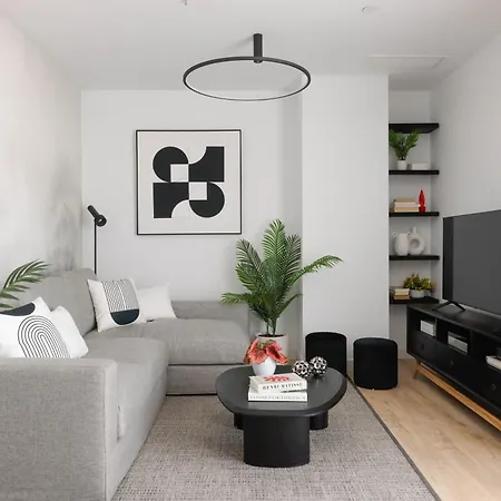 Apartment Urban Sky Serviced By P&o 26h
